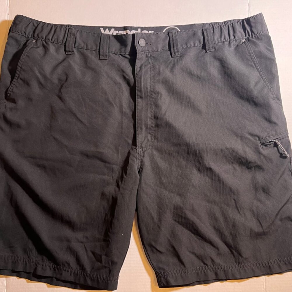Wrangler Men 42 Black‎ Outdoor Cargo Shorts Hiking Elastic Waist Pockets Shorts
